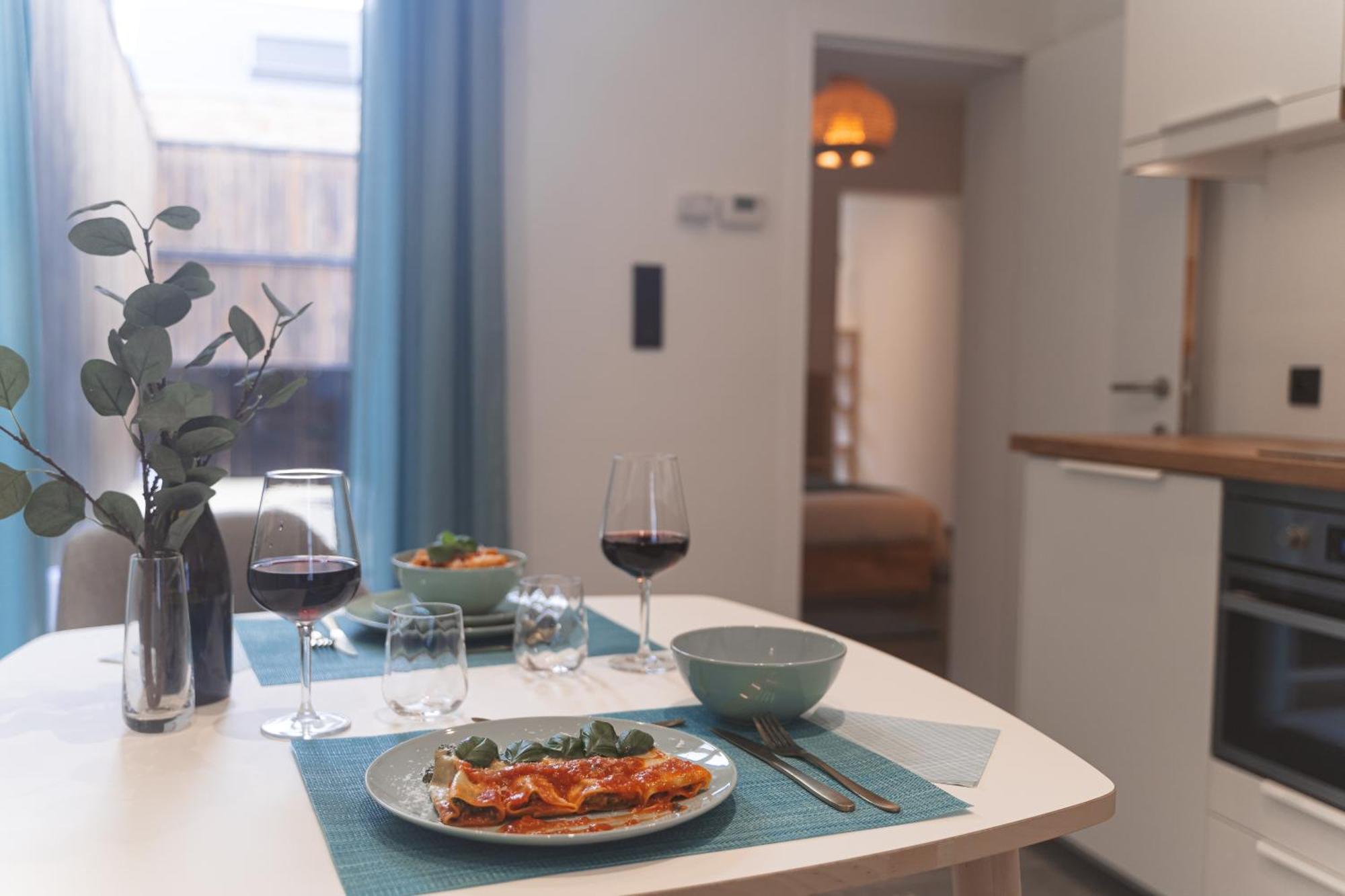 Apartment & *