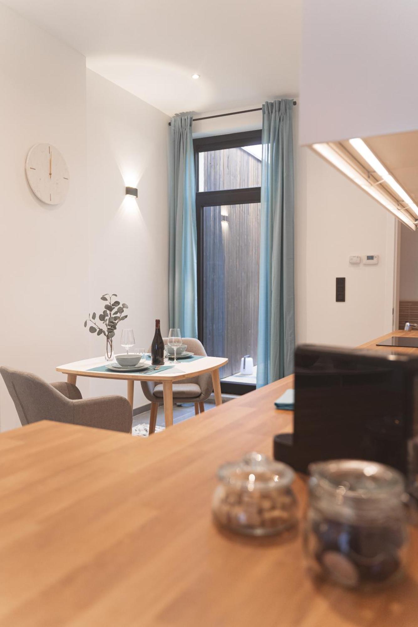 Apartment & *